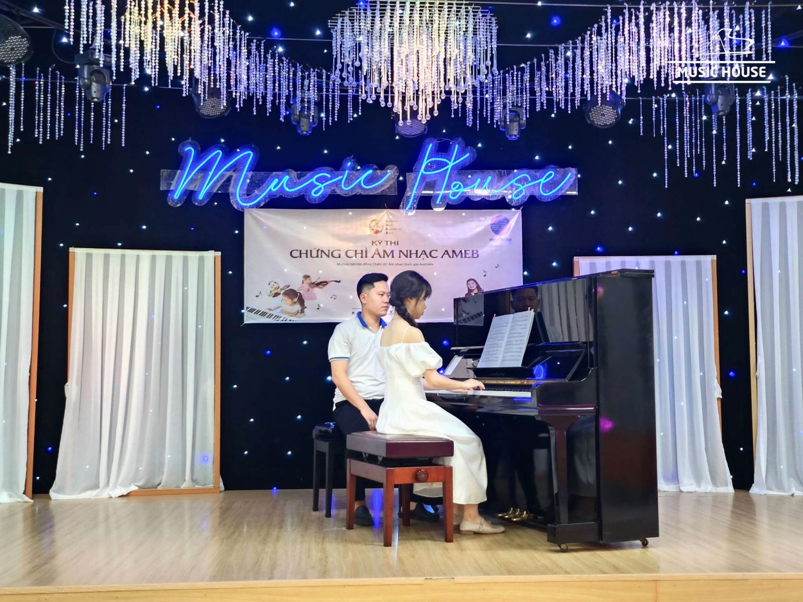 Lớp Piano lẻ nhóm 2
